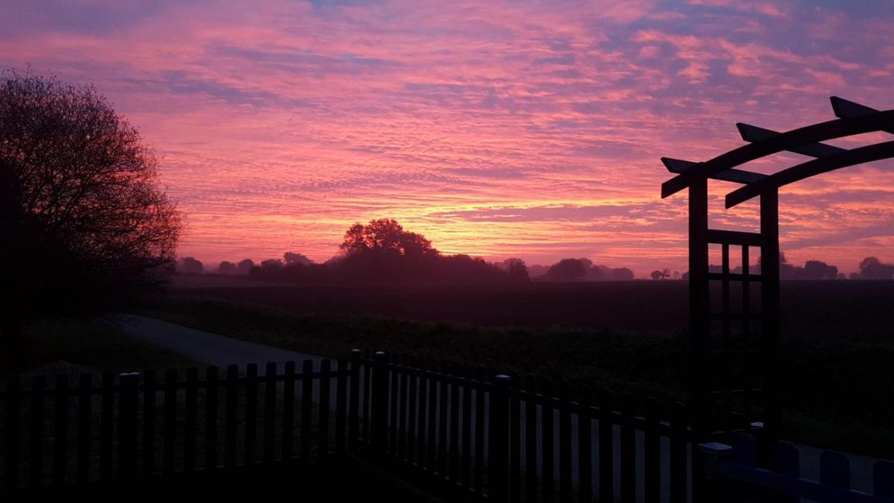 Sunrise Cottage Mégrit Eksteriør billede